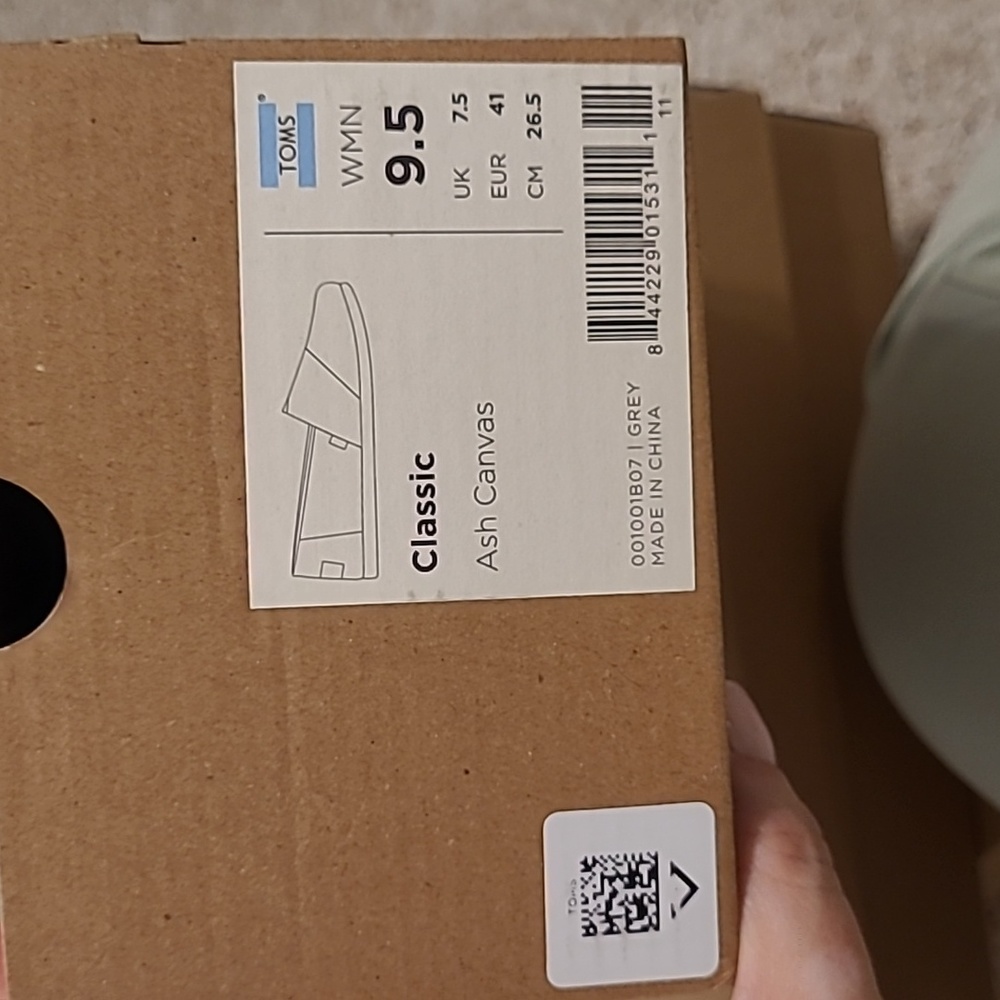 Tom's classic canvas